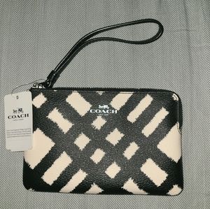 COACH NEW YORK CORNER ZIP WRISTLET NWT BLACK